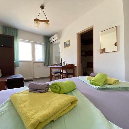 Guest House Dijana Krk Town Zewnętrze zdjęcie