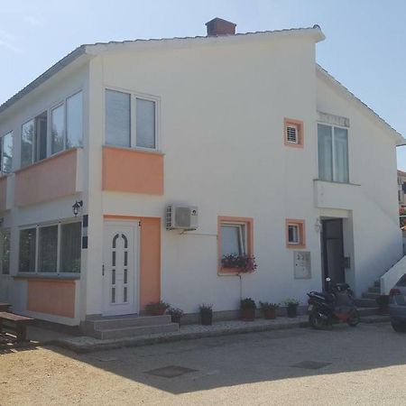Guest House Dijana Krk Town Zewnętrze zdjęcie