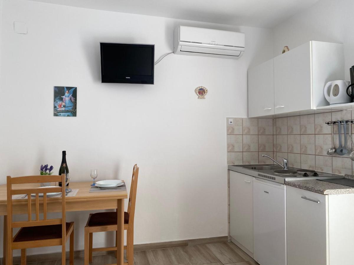 Guest House Dijana Krk Town Zewnętrze zdjęcie