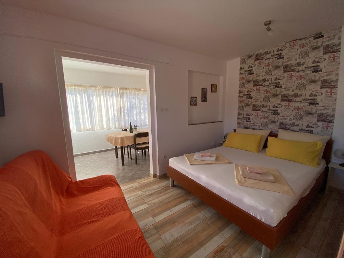Guest House Dijana Krk Town Zewnętrze zdjęcie