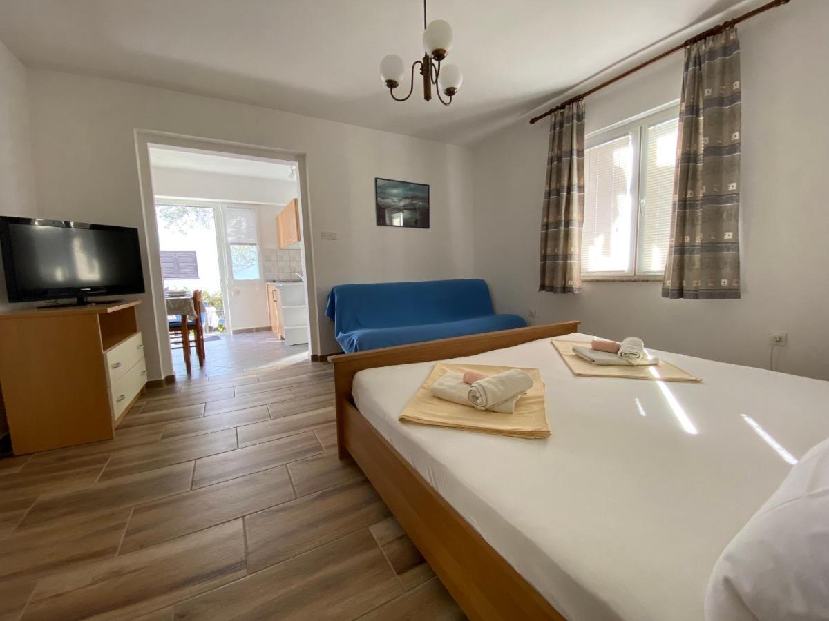 Guest House Dijana Krk Town Zewnętrze zdjęcie