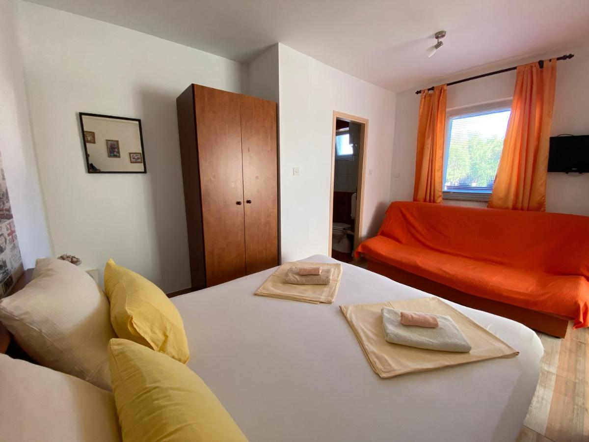 Guest House Dijana Krk Town Zewnętrze zdjęcie