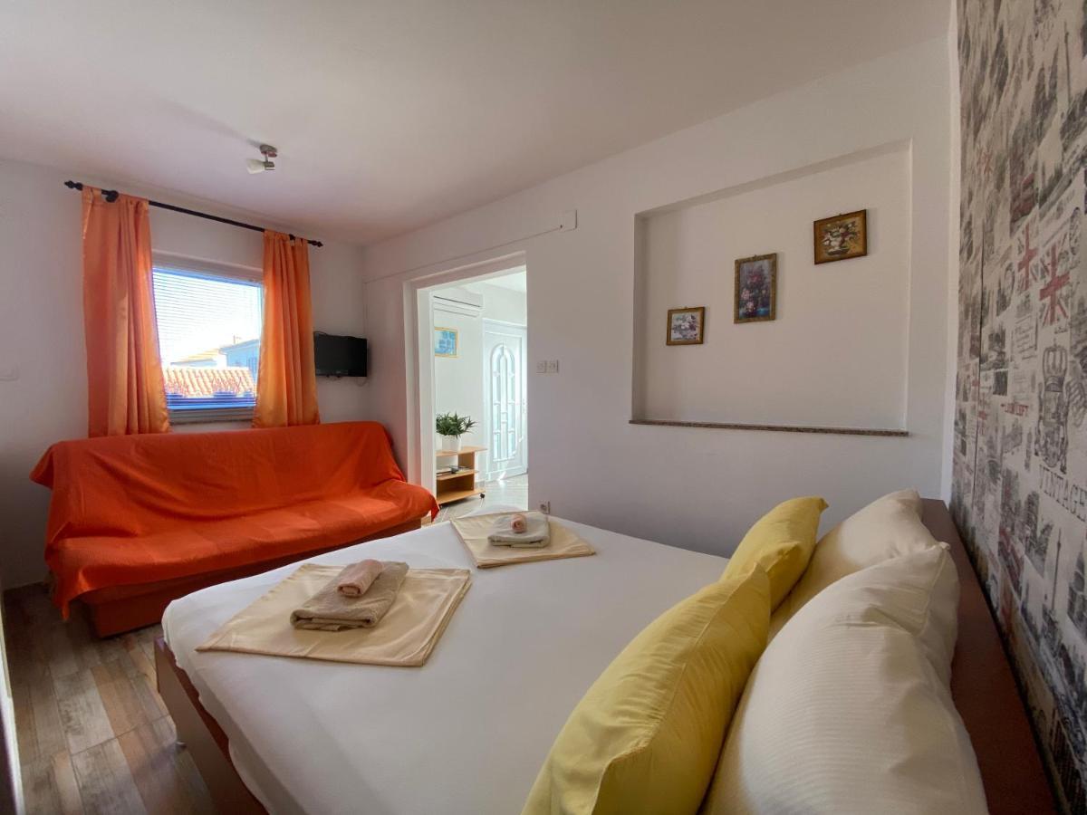 Guest House Dijana Krk Town Zewnętrze zdjęcie
