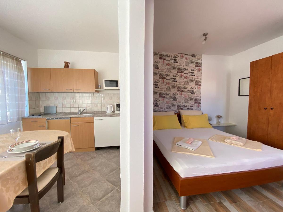 Guest House Dijana Krk Town Zewnętrze zdjęcie