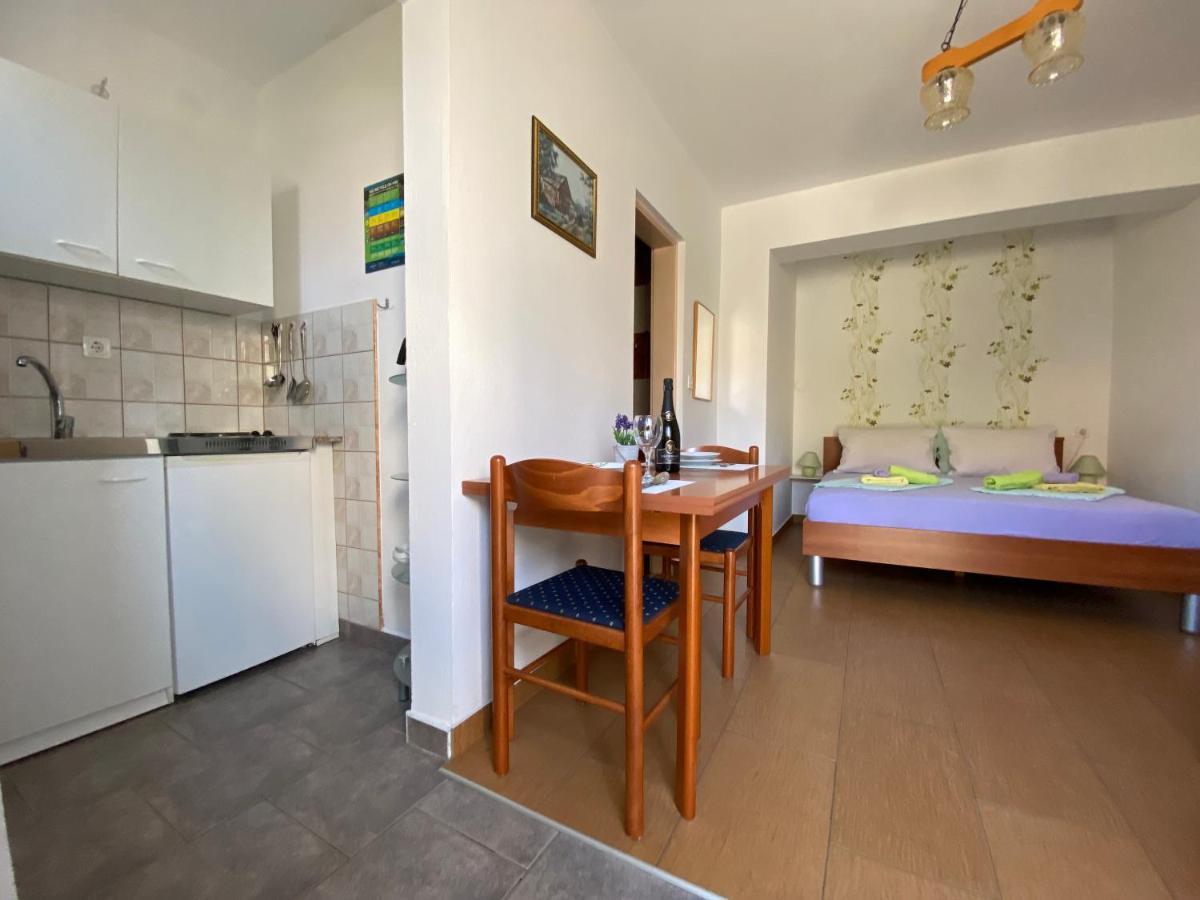 Guest House Dijana Krk Town Zewnętrze zdjęcie