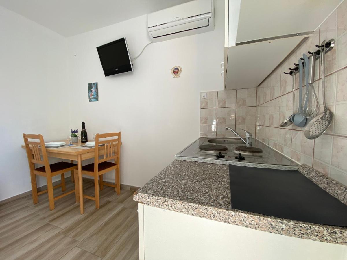 Guest House Dijana Krk Town Zewnętrze zdjęcie