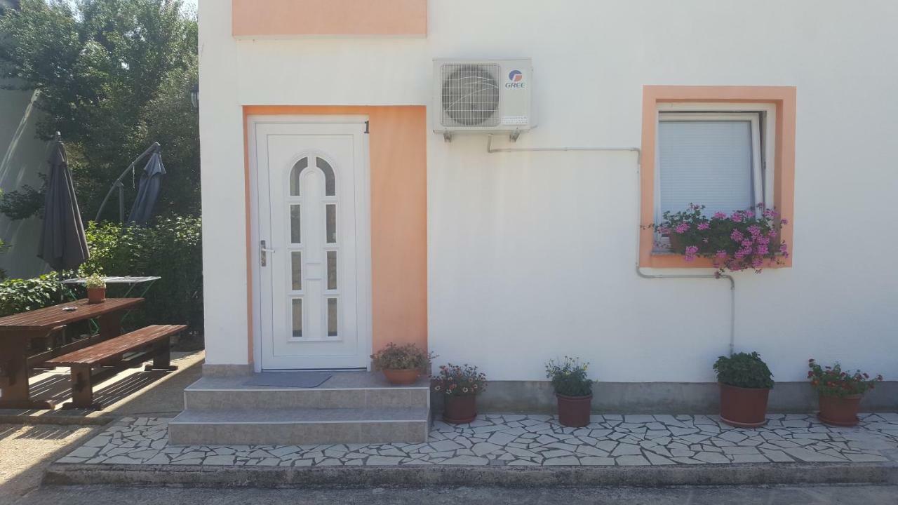 Guest House Dijana Krk Town Zewnętrze zdjęcie
