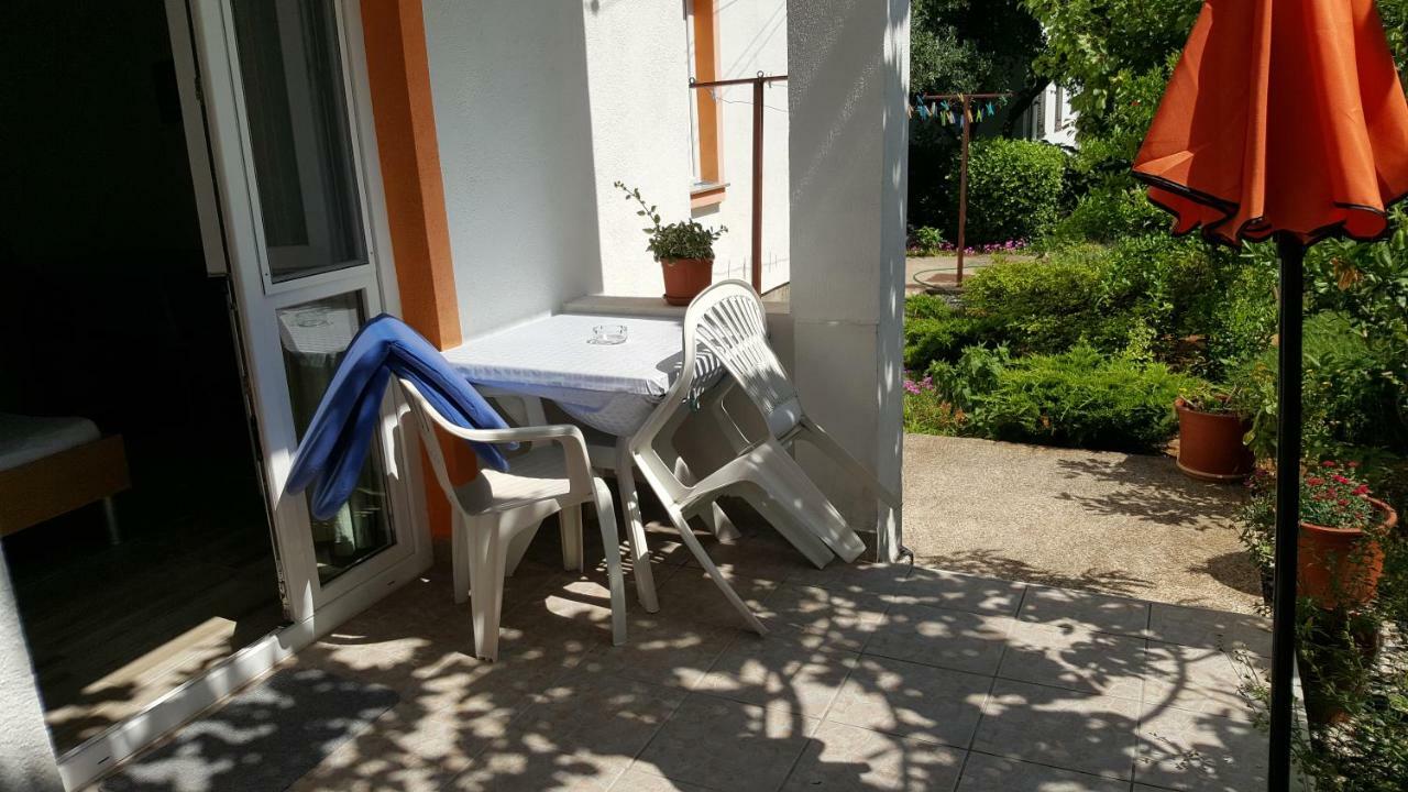 Guest House Dijana Krk Town Zewnętrze zdjęcie